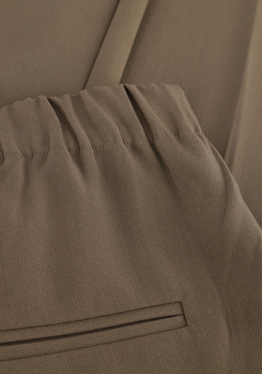 SECOND FEMALE Pantalon large EVIE CLASSIC TROUSERS en vert - large