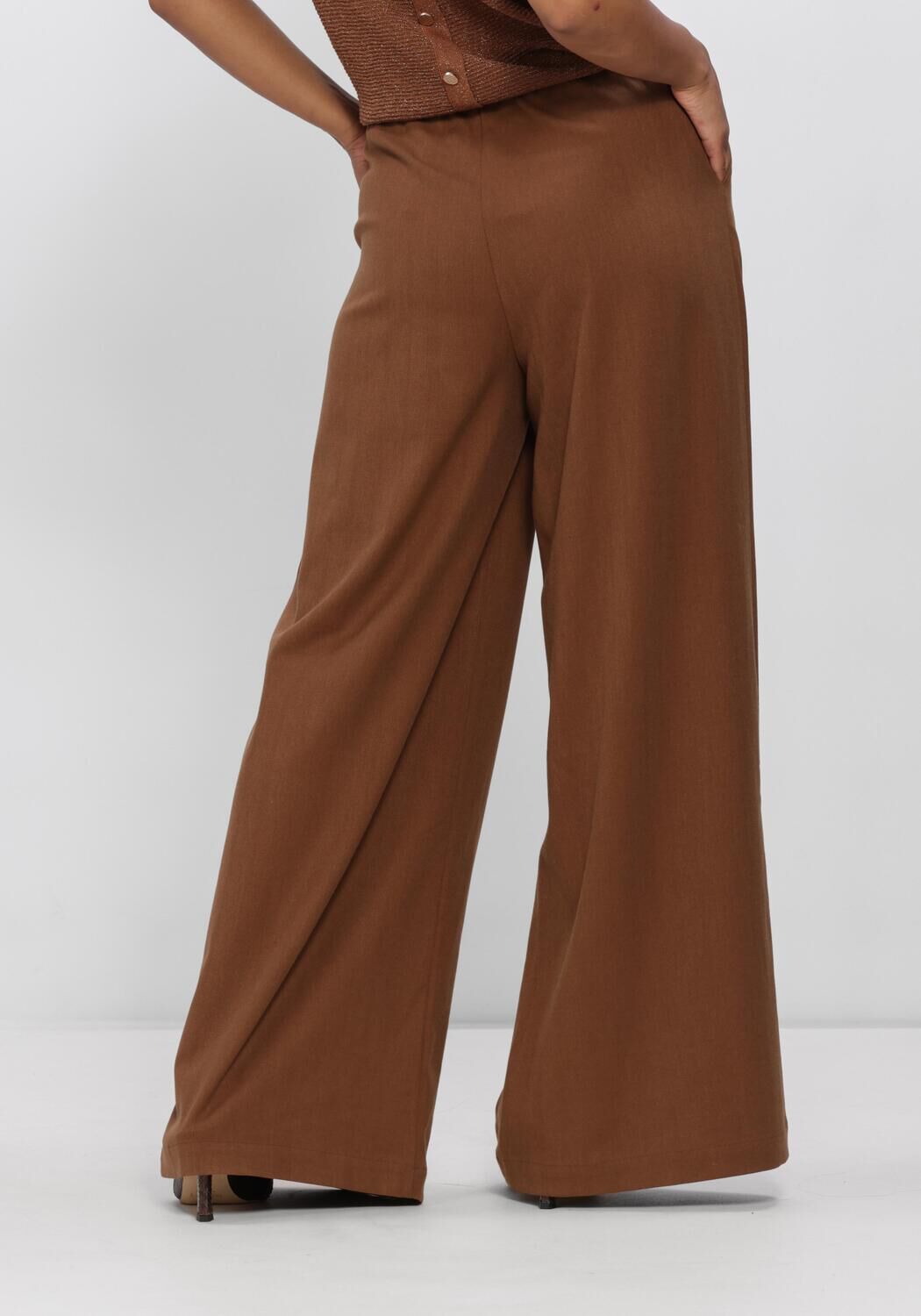 NUKUS Pantalon large BODINE PANTS en marron - large