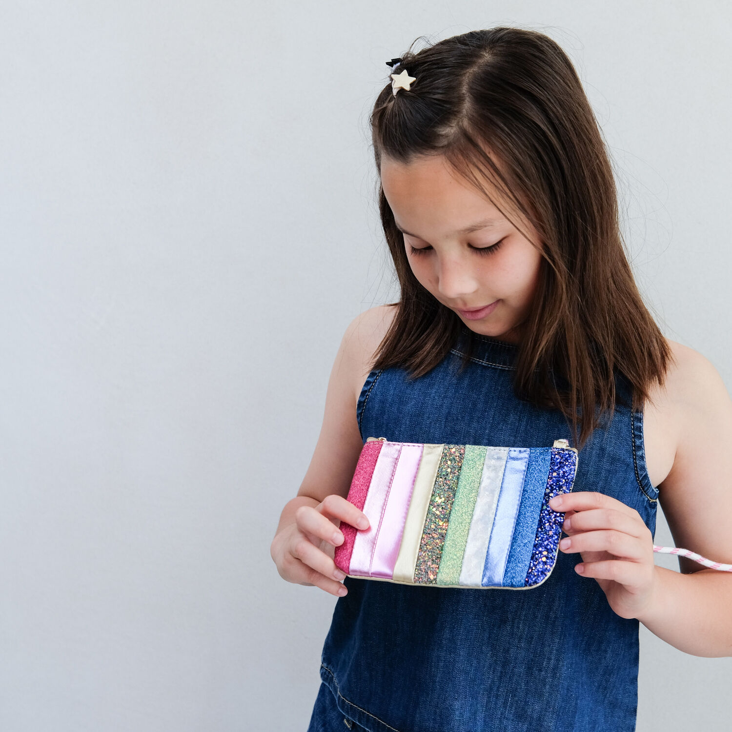 Mimi & Lula Schoudertas DAZZLE RAINBOW STRIPE BAG - large