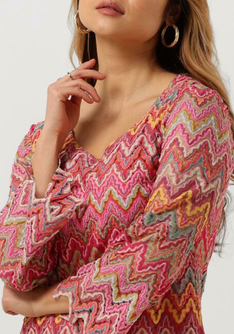 ANA ALCAZAR Mini robe 049721-3372 en rose - large