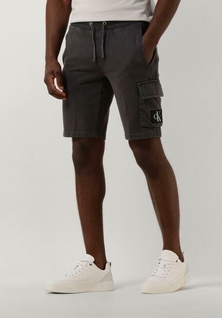 CALVIN KLEIN Pantalon courte WASHED BADGE SHORTS Gris foncé - large