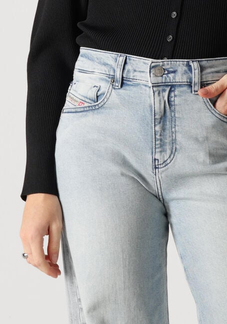 Lichtblauwe DIESEL Wide jeans 1978 D-AKEMI - large