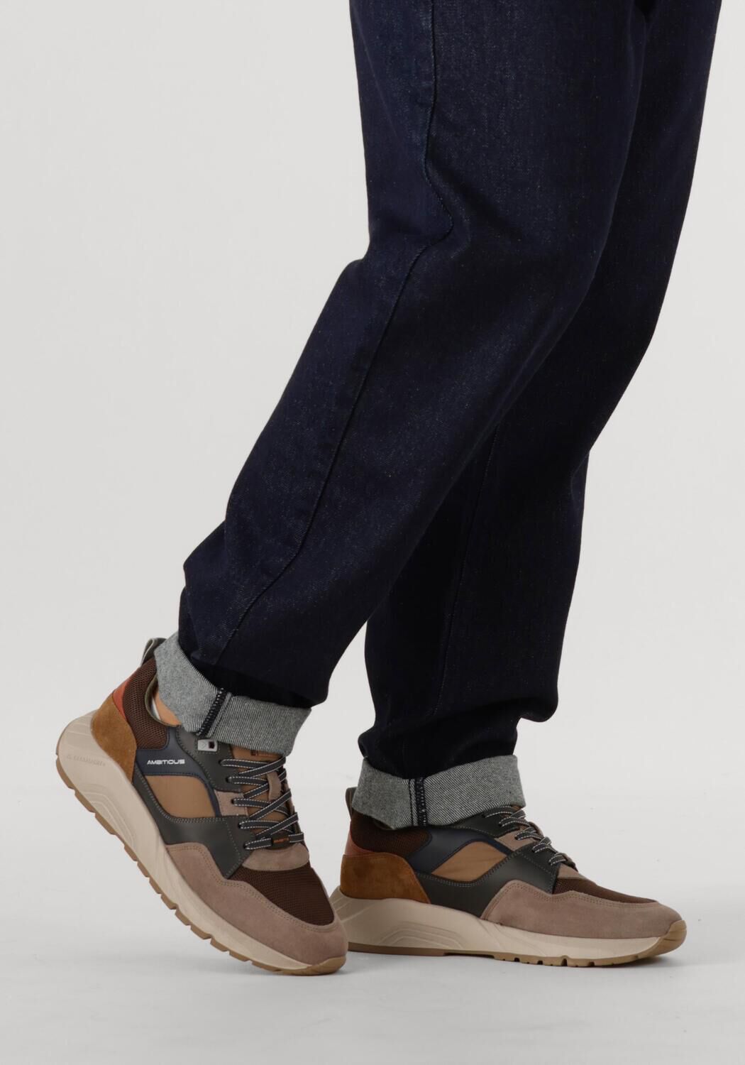 AMBITIOUS Baskets basses STRIDER en taupe - large