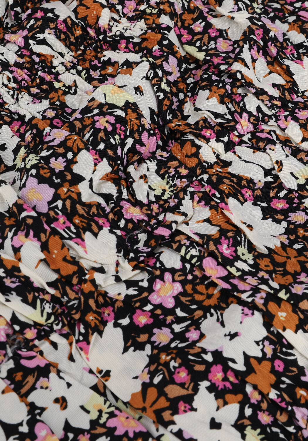 COLOURFUL REBEL Mini-jupe ELIZA FLOWER PLEATED MINI SKIRT en noir - large