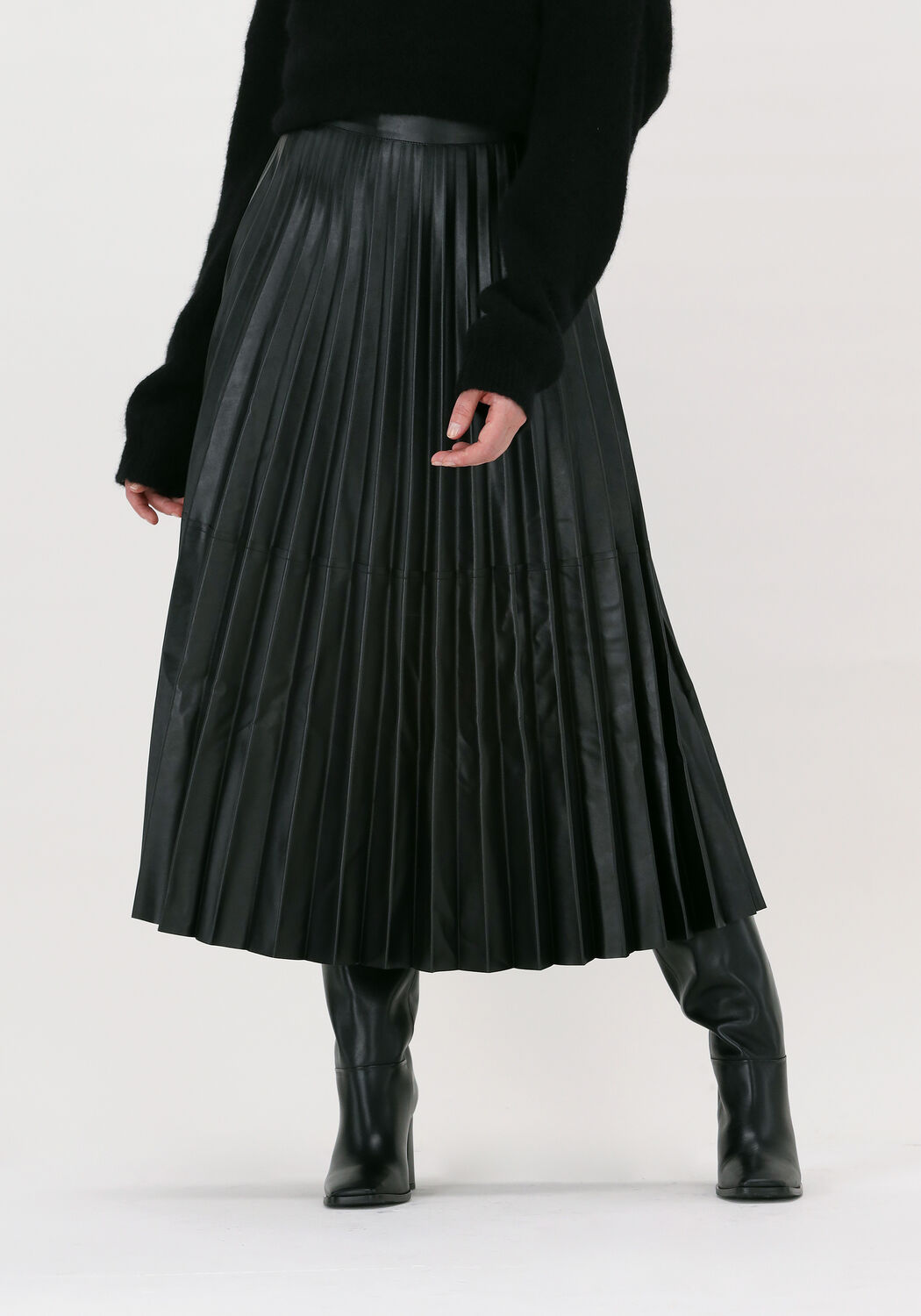 Zwarte SIMPLE Plisse rok J LO Omoda