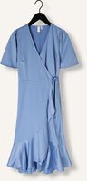 Y.A.S. Robe midi YASTHEA MIDI WRAP DRESS Bleu clair Y.A.S. Robe midi YASTHEA MIDI WRAP DRESS Bleu clair - medium
