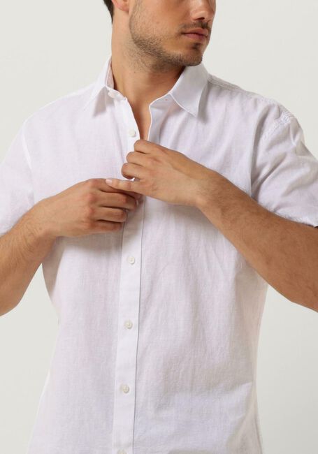 SELECTED HOMME Chemise décontracté SLHSLIMNEW-LINEN SHIRT SS CLASSIC en blanc - large