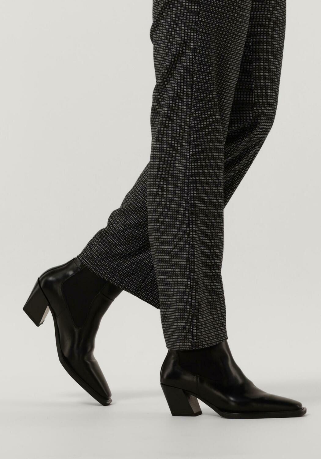 Zwarte VAGABOND SHOEMAKERS Enkellaarsjes ALINA - large