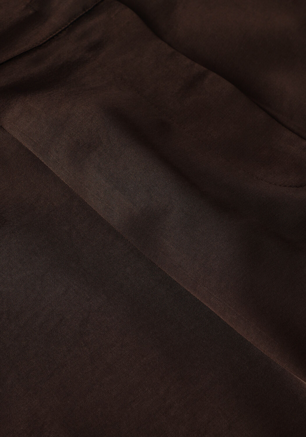 DANTE6 Pantalon large JULES SATIN SMART PANTS en marron - large