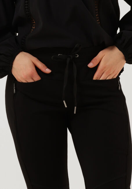 SUMMUM Pantalon de jogging TROUSERS SPORTY PUNTO MILANO (4S1915) en noir - large