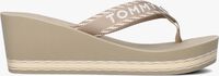 TOMMY HILFIGER TOMMY WEBBING H WEDGE Tongs en beige - medium