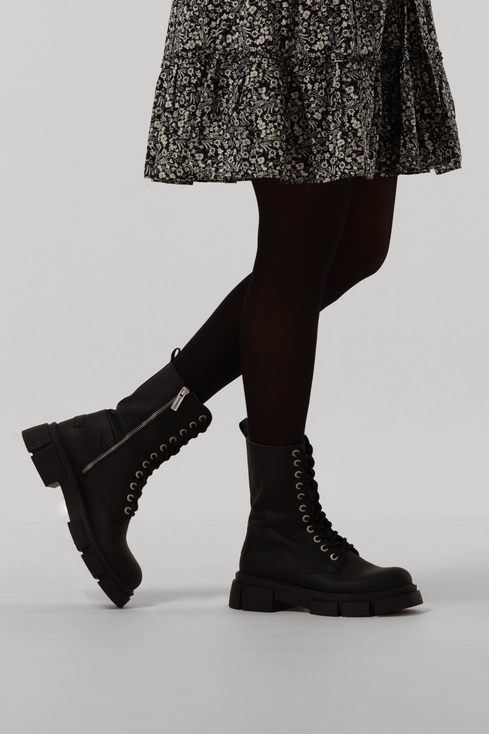 SHABBIES Bottines &agrave; lacets 185020047 en noir - large