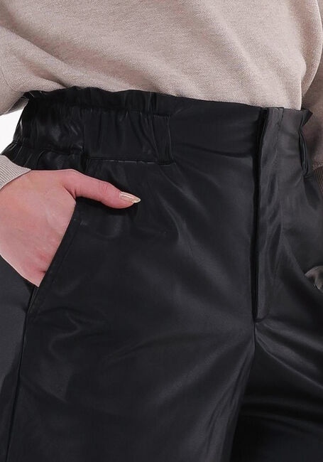 KNIT-TED Pantalon court ALOIS SHORT en noir - large