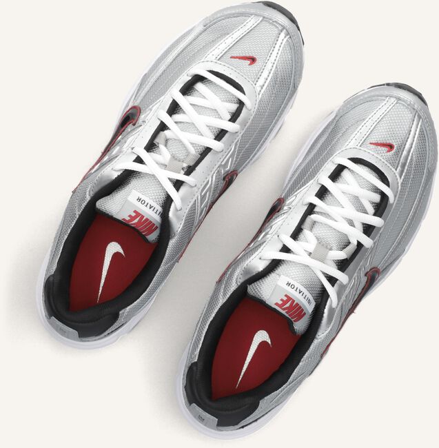 Zilveren NIKE Sneakers NIKE INITIATOR Zilveren NIKE Sneakers NIKE INITIATOR - large
