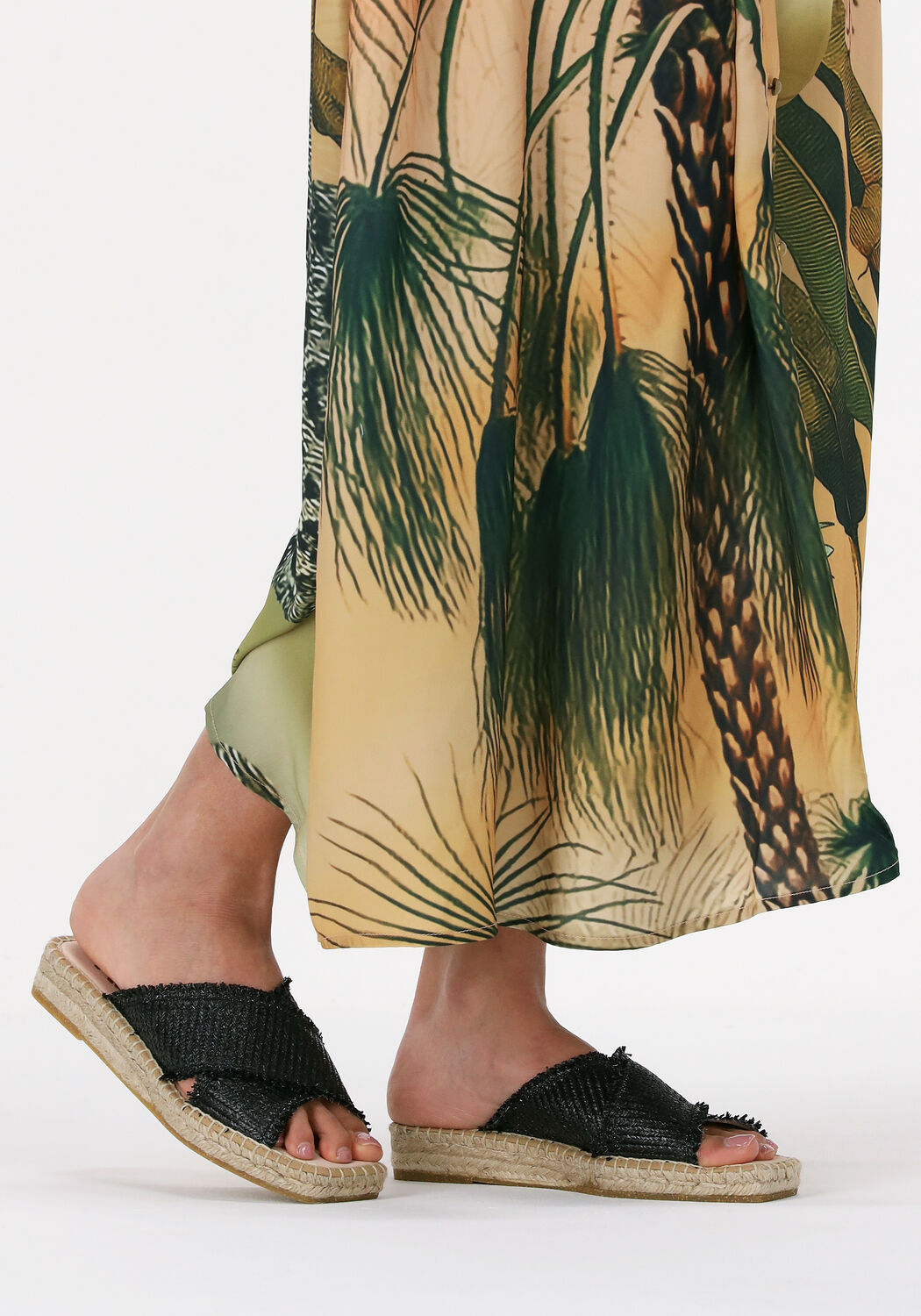 KANNA KV22056 Tongs en noir - large