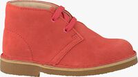 CLARKS Chaussures à lacets DESERT BOOT KIDS en rouge - medium