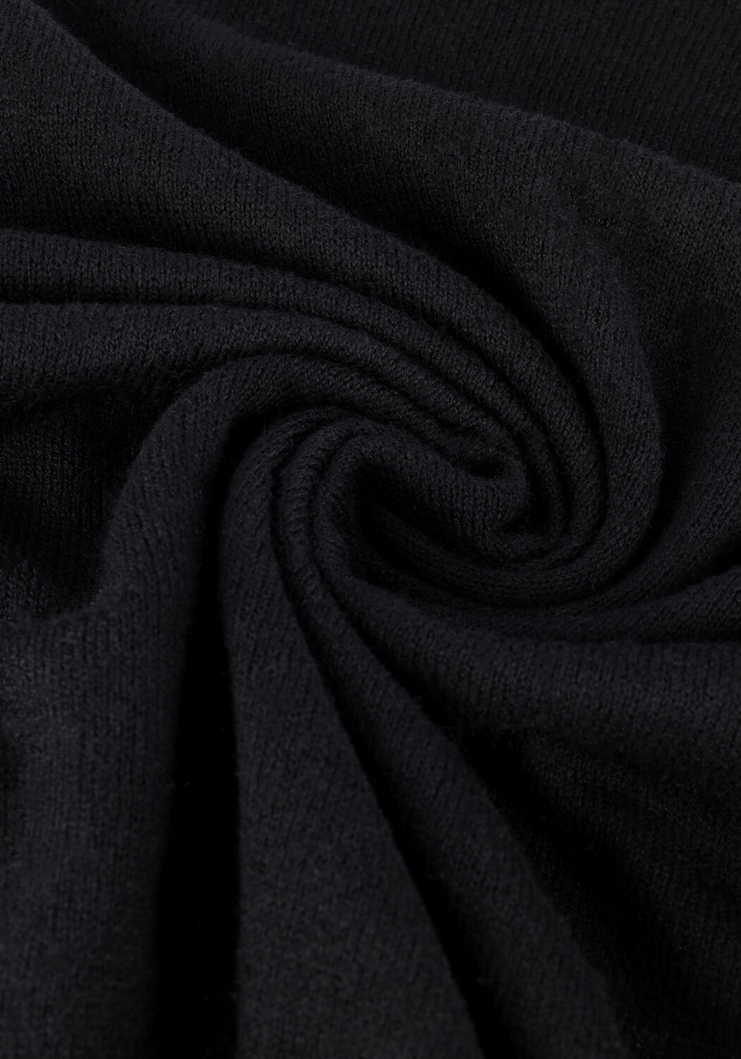 LEVETE ROOM Col roul&eacute; LR-VILKE 2 PULLOVER en noir - large