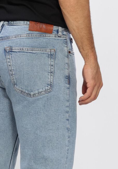 Lichtblauwe CALVIN KLEIN Straight leg jeans STANDAD STRAIGHT ADAM LT STONE - large
