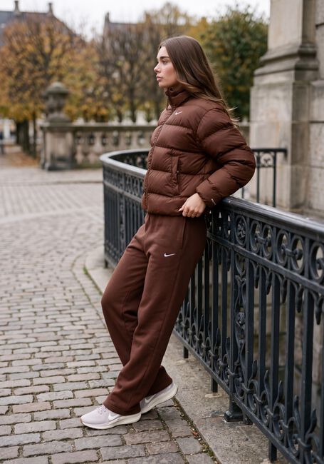 Bruine NIKE Gewatteerde jas THERMA-FIT JACK VOOR DAMES - large