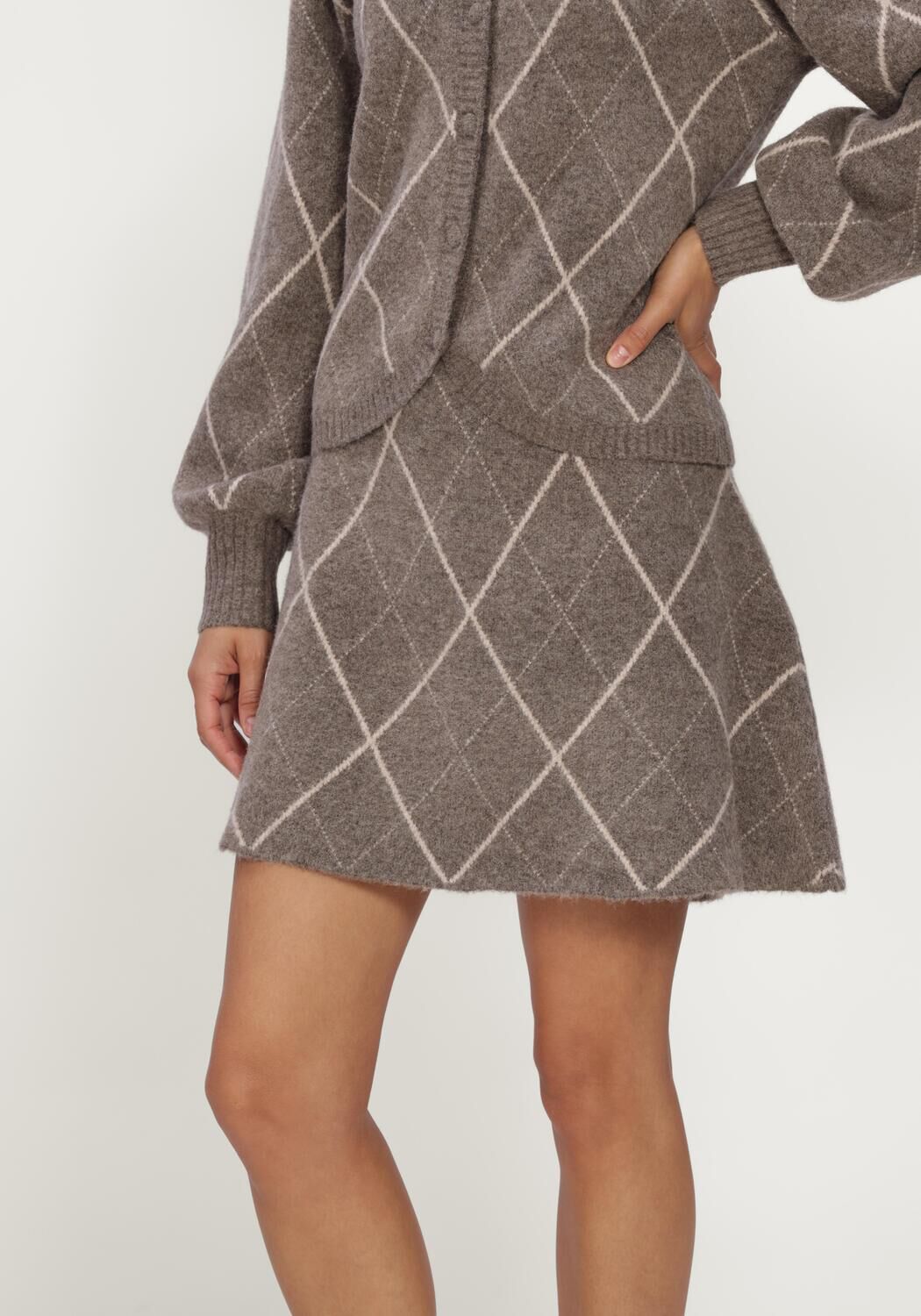 NOTRE-V Mini-jupe NV-IESKE en taupe - large