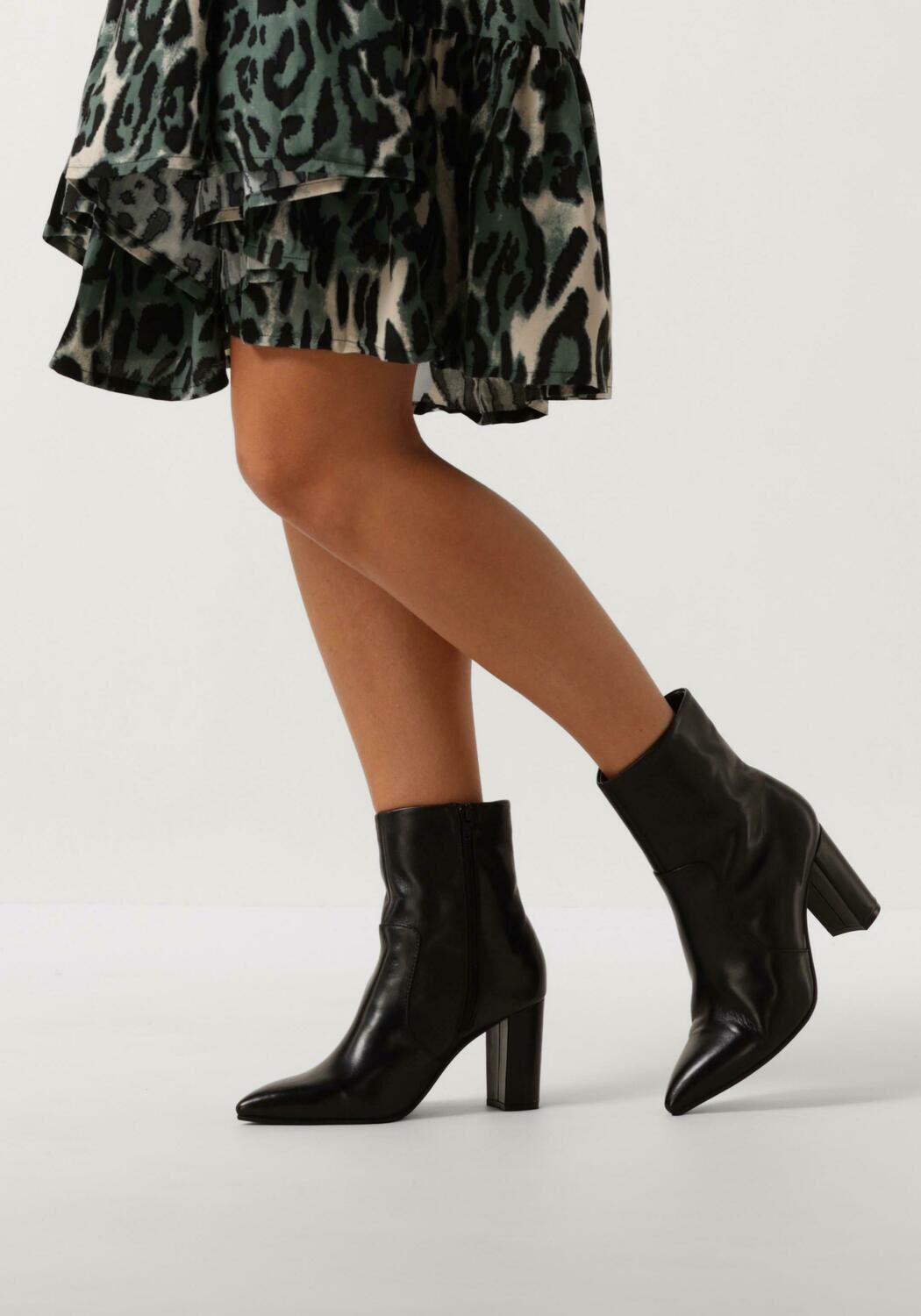 NOTRE-V STELLA-04 Bottines en noir - large