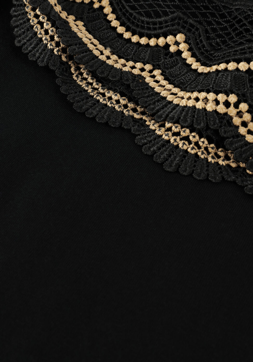 TWINSET MILANO T-shirt 11365767-CPC en noir - large