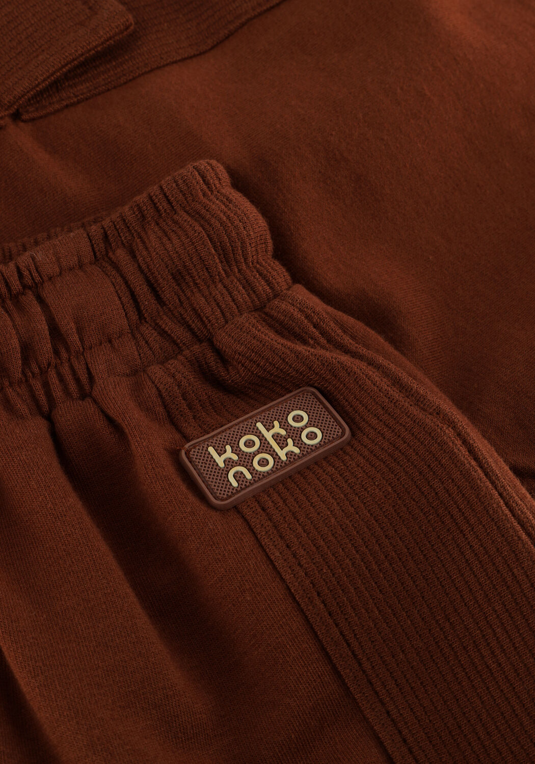 KOKO NOKO Pantalon de jogging O56888 en marron - large