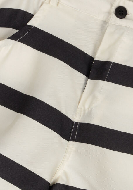 Witte CARLIJNQ Broeken/jumpsuits STRIPES BLACK - LOOSE FIT SHORTS - large