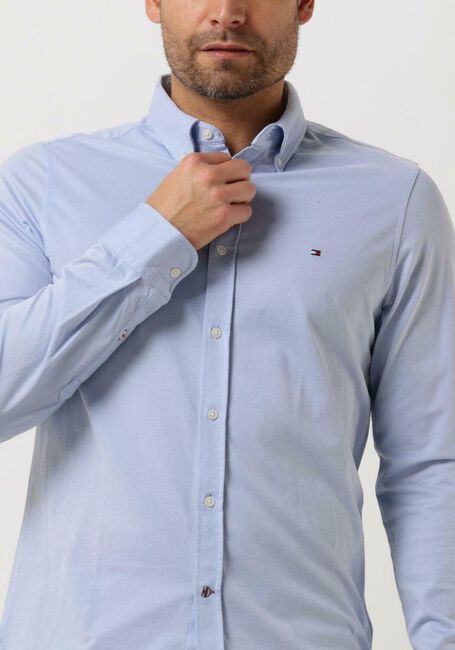 TOMMY HILFIGER Chemise classique 1985 KNIT SOLID SF SHIRT en bleu - large