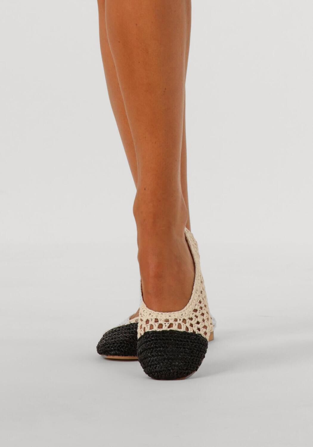 INUOVO D27004 Ballerines en beige - large