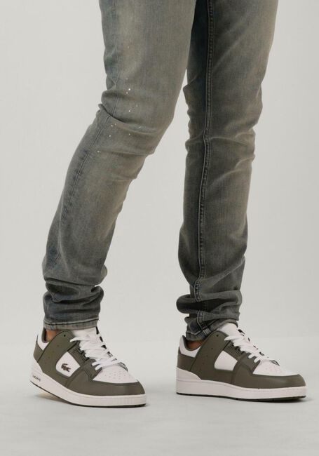 LACOSTE Baskets basses COURT CAGE en blanc - large