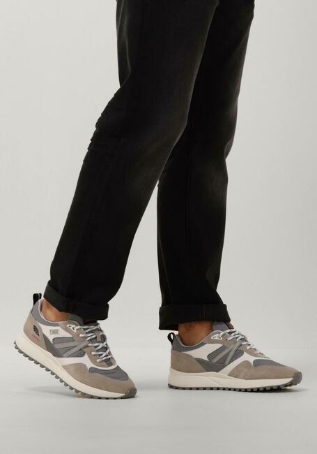 FAGUO Baskets basses URBANTRAIL BASKETS en gris - large