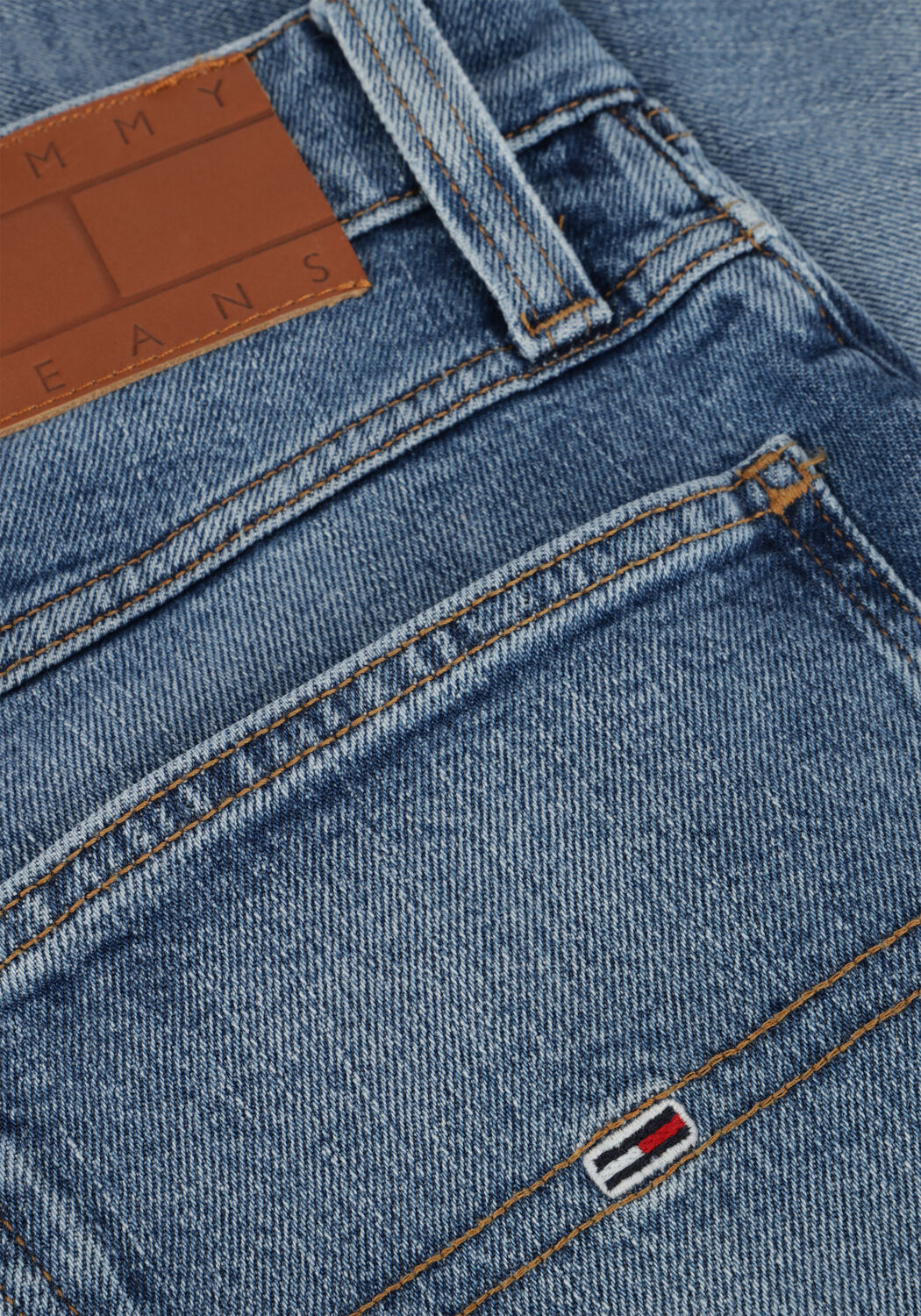 TOMMY JEANS Pantalon courts RONNIE SHORT BI0134 en bleu - large