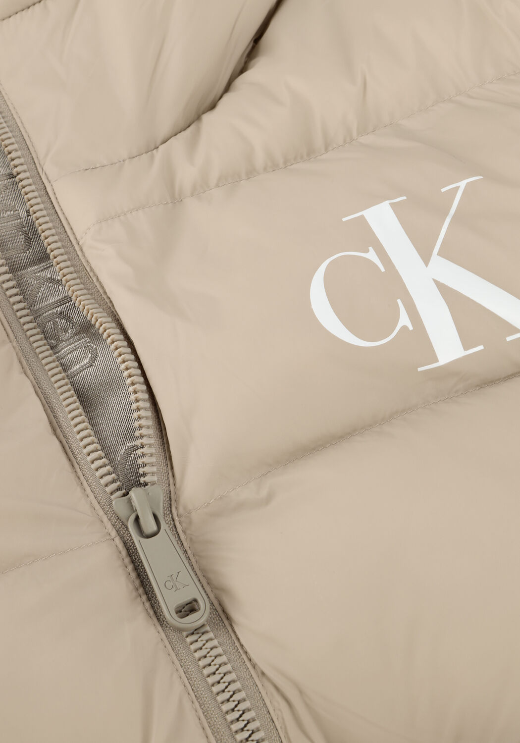 CALVIN KLEIN Veste matelass&eacute; LS NYLON MONGRAM PUFFER JKT en beige - large