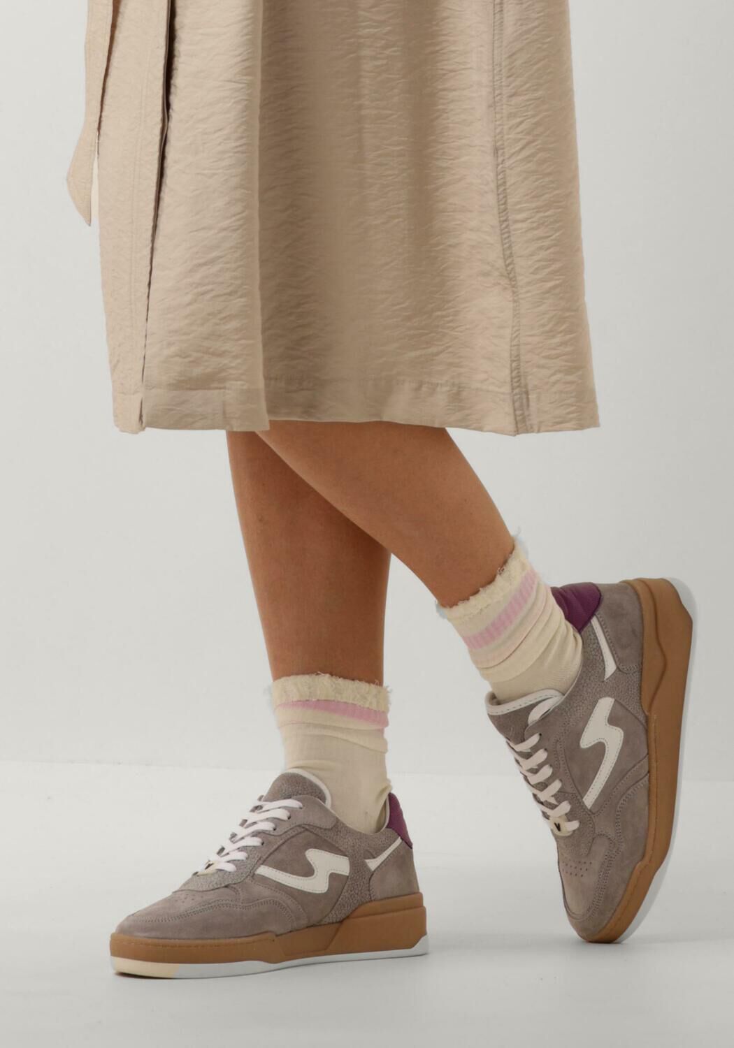 VIA VAI Baskets basses SAM LEVI en gris - large