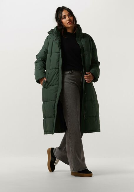 MINUS Veste matelassé AVA PUFFER COAT en vert - large