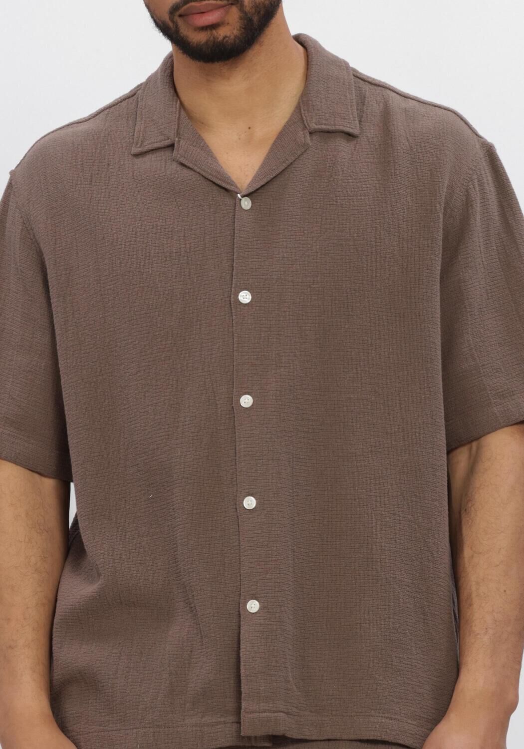 Bruine SELECTED MEN Overhemden SLHRLXCAL SS SHIRT RESORT - large