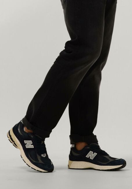 Blauwe NEW BALANCE Sneakers M2002 M Blauwe NEW BALANCE Sneakers M2002 M - large