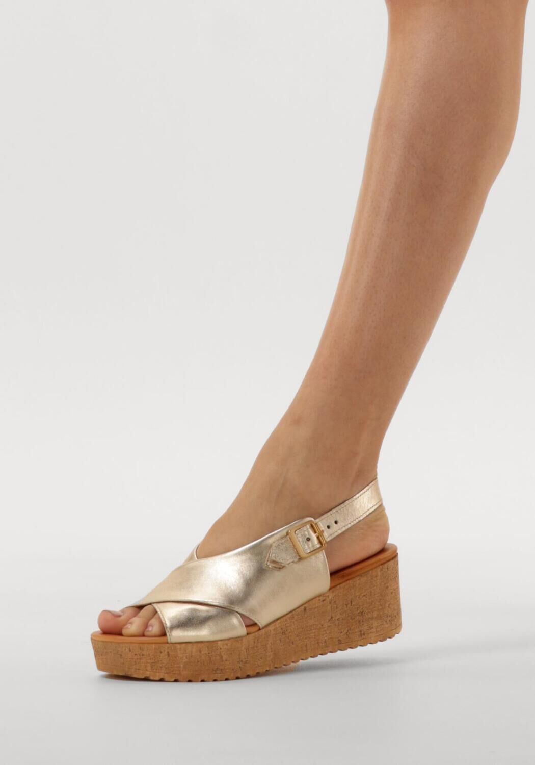 AYANA Sandales &agrave; talons 722031 en or - large