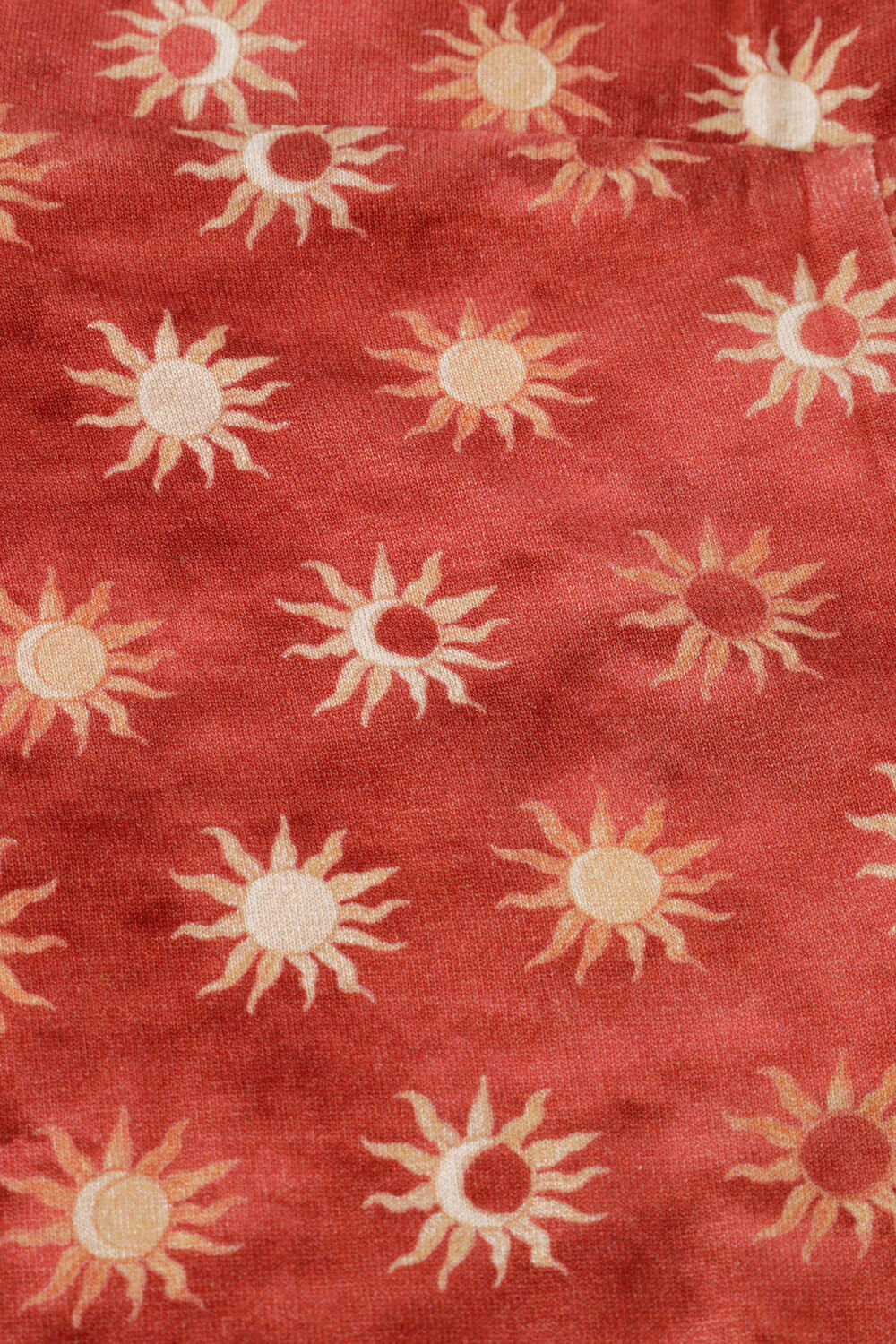 LIKE FLO Pantalon &eacute;vas&eacute; FLOOR AOP FLARED PANTS en rouge - large