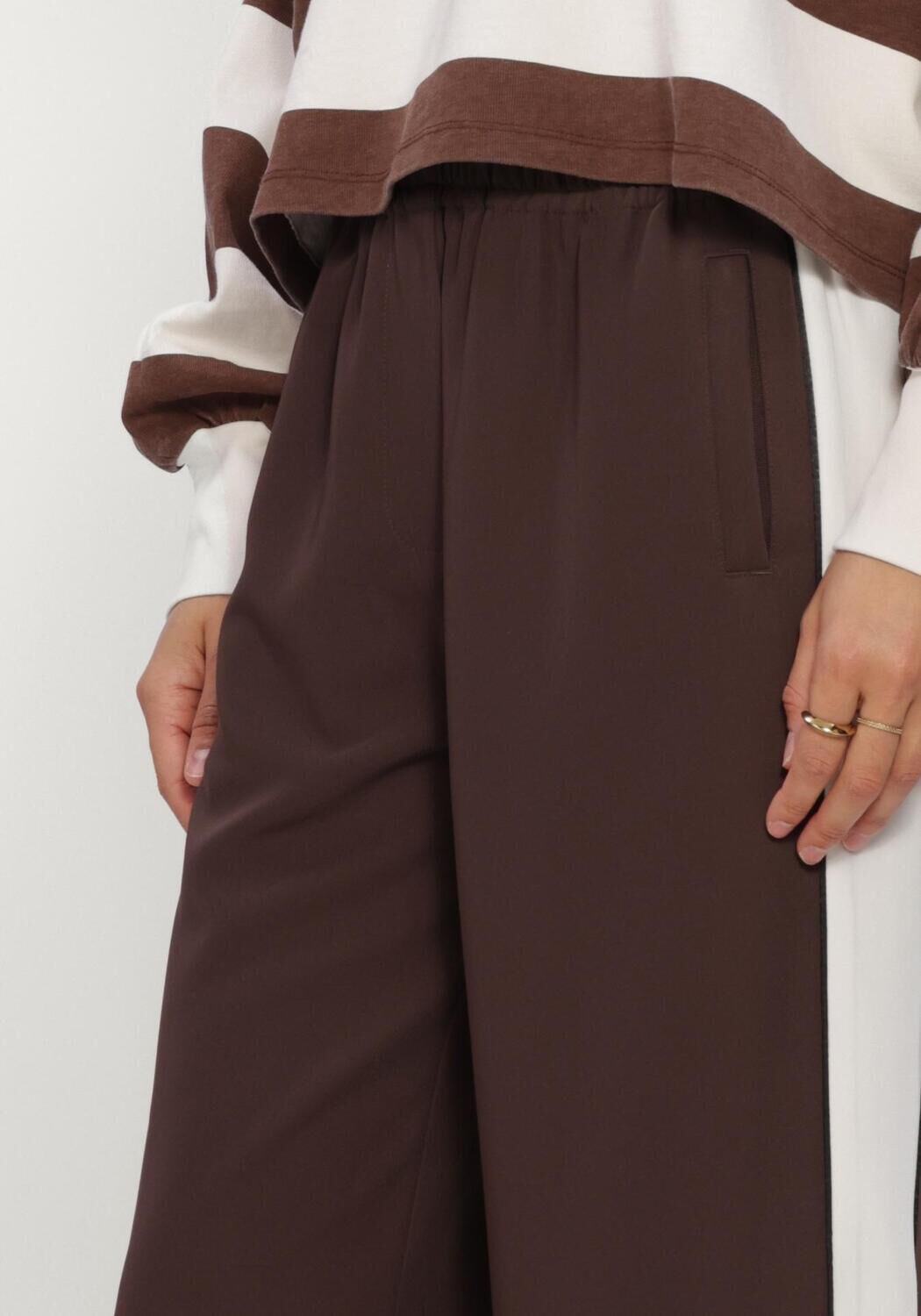 CATWALK JUNKIE Pantalon large TRACKSUIT TROUSERS WITH PIPING en marron - large