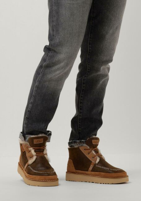 UGG Bottines &agrave; lacets M NEUMEL CRAFTED REGENERA en cognac - large