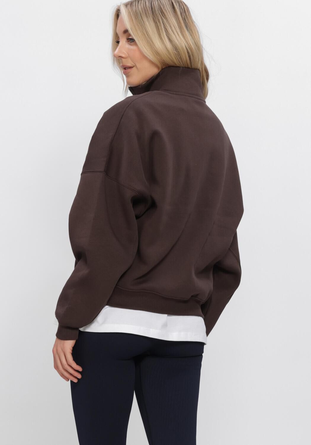 Bruine AIM'N Trui VARSITY SWEAT HALF ZIP - large