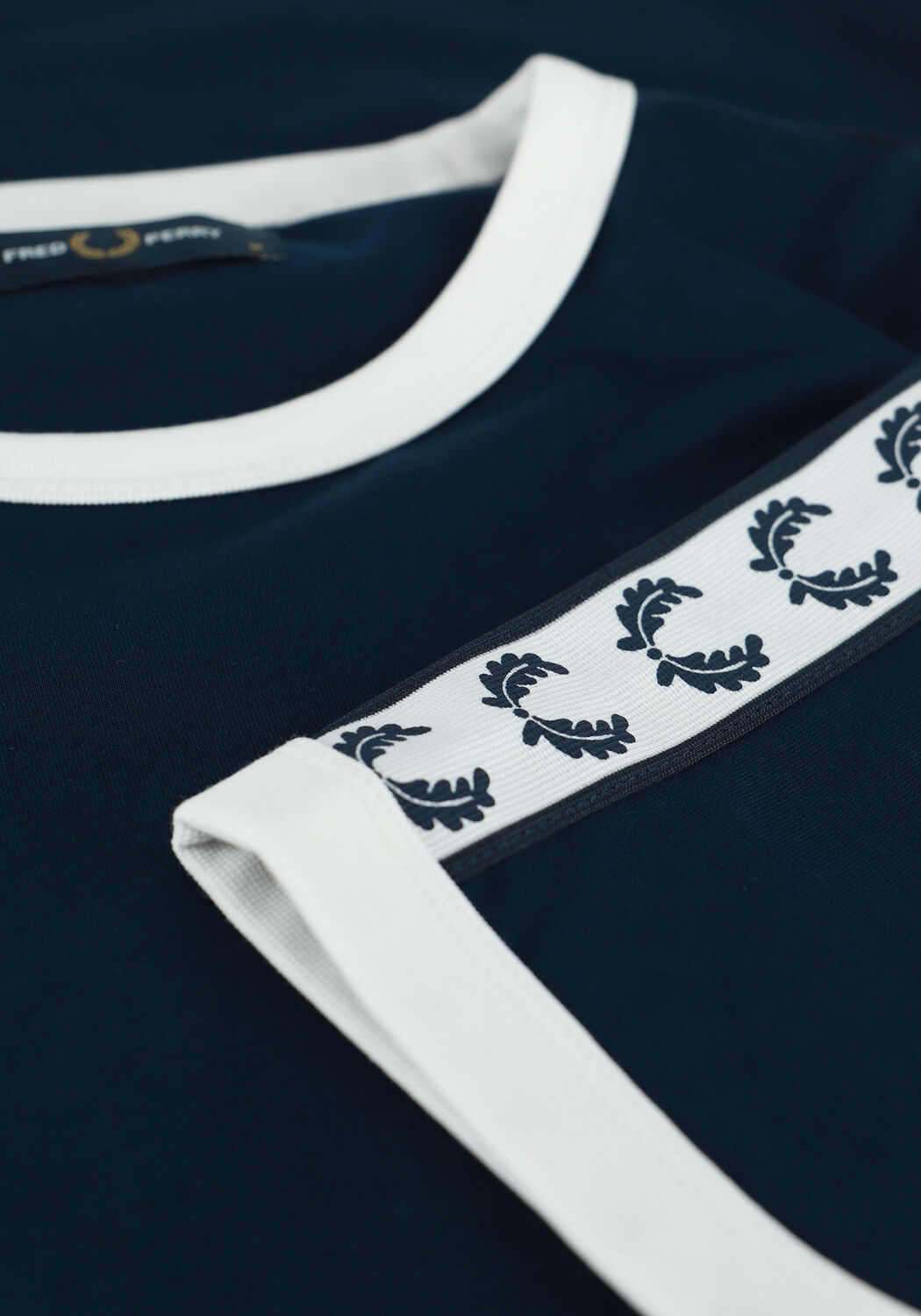 Donkerblauwe FRED PERRY T-shirt TAPED RINGER T-SHIRT - large