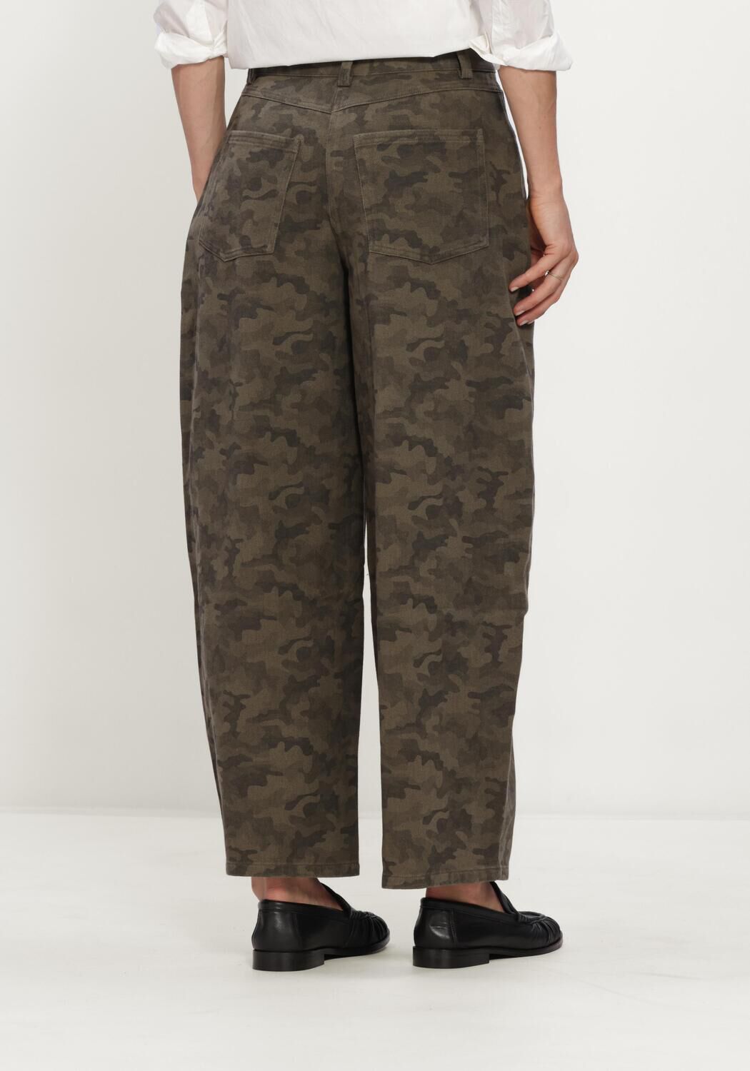 NEO NOIR Pantalon large HAVEN CAMOU JEANS en vert - large