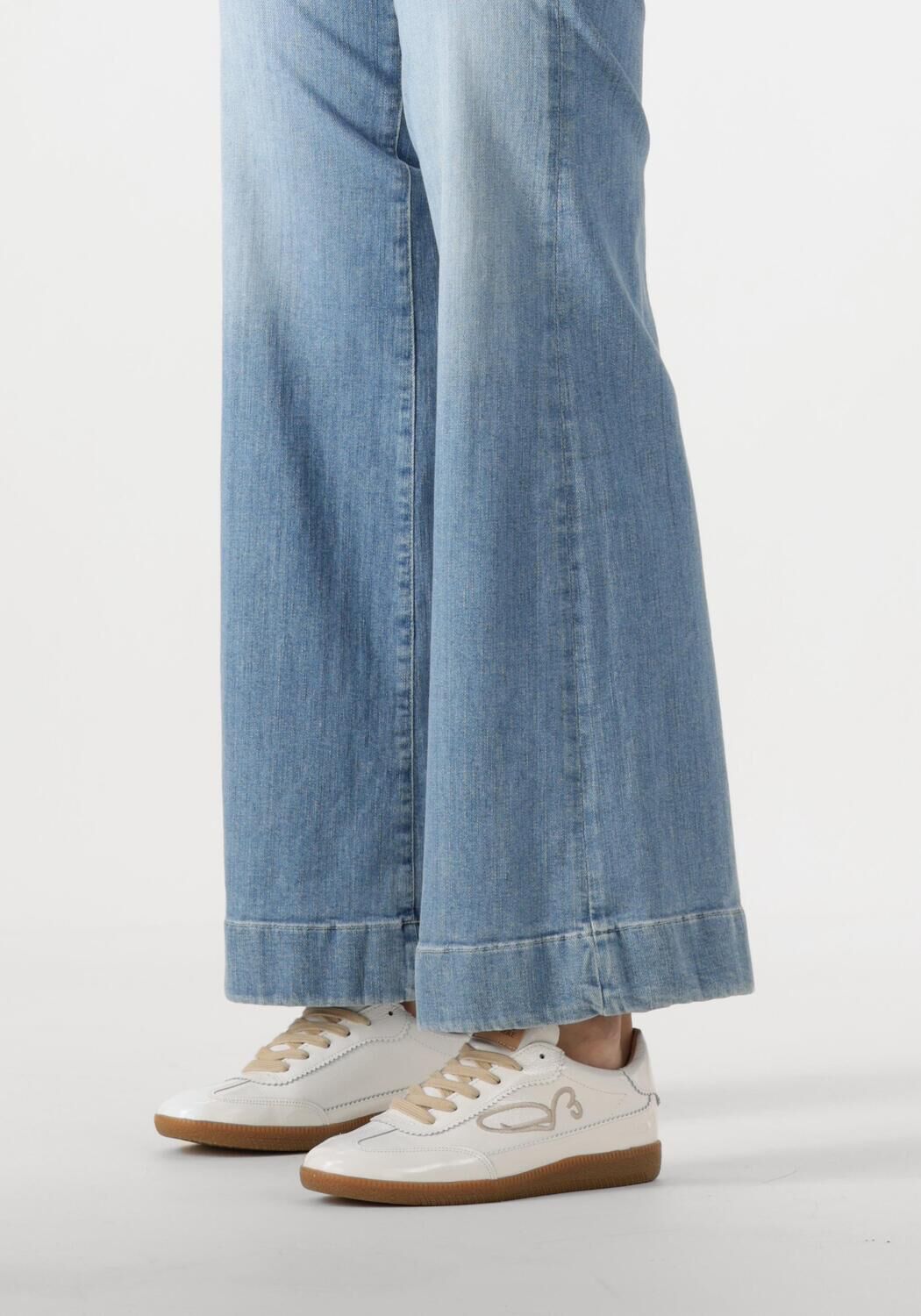 FRED DE LA BRETONIERE Baskets basses PEARL SIGN en blanc - large