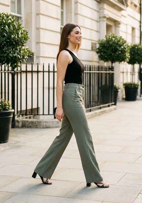 MODSTR&Ouml;M Pantalon large GALE PANTS en vert - large