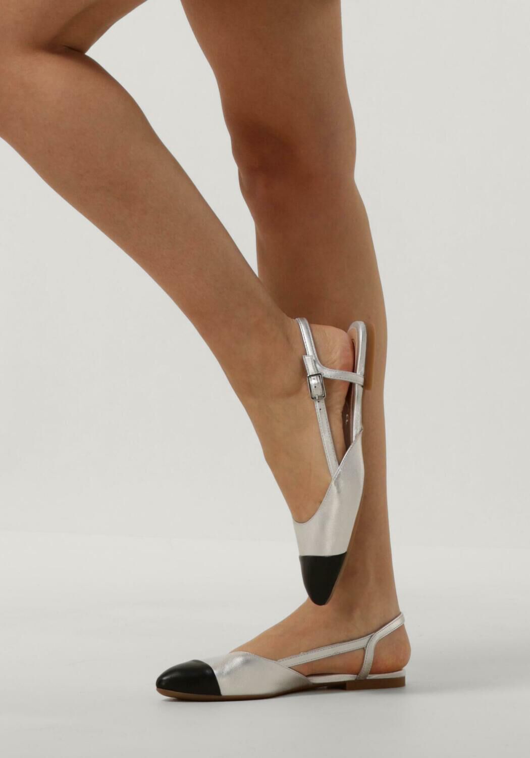 UNISA ASLEY Slingbacks en argent - large