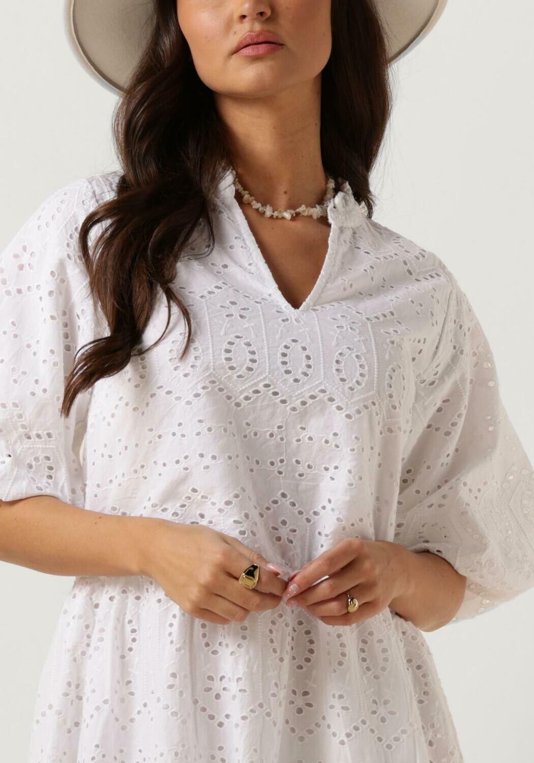 Witte NOTRE V Mini jurk NV DONNA DRESS BRODERIE ANGLAISE DRESS Omoda