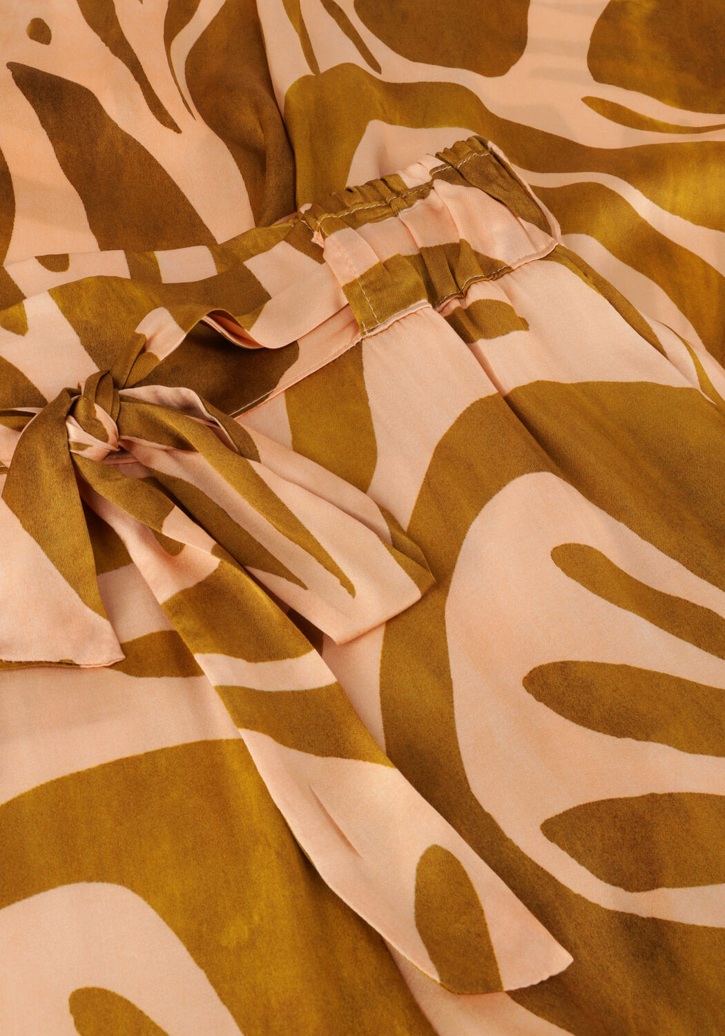 AMAYA AMSTERDAM Pantalon PLEUN en or - large